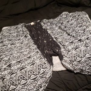 Black and white pattern lace back Cardigan!